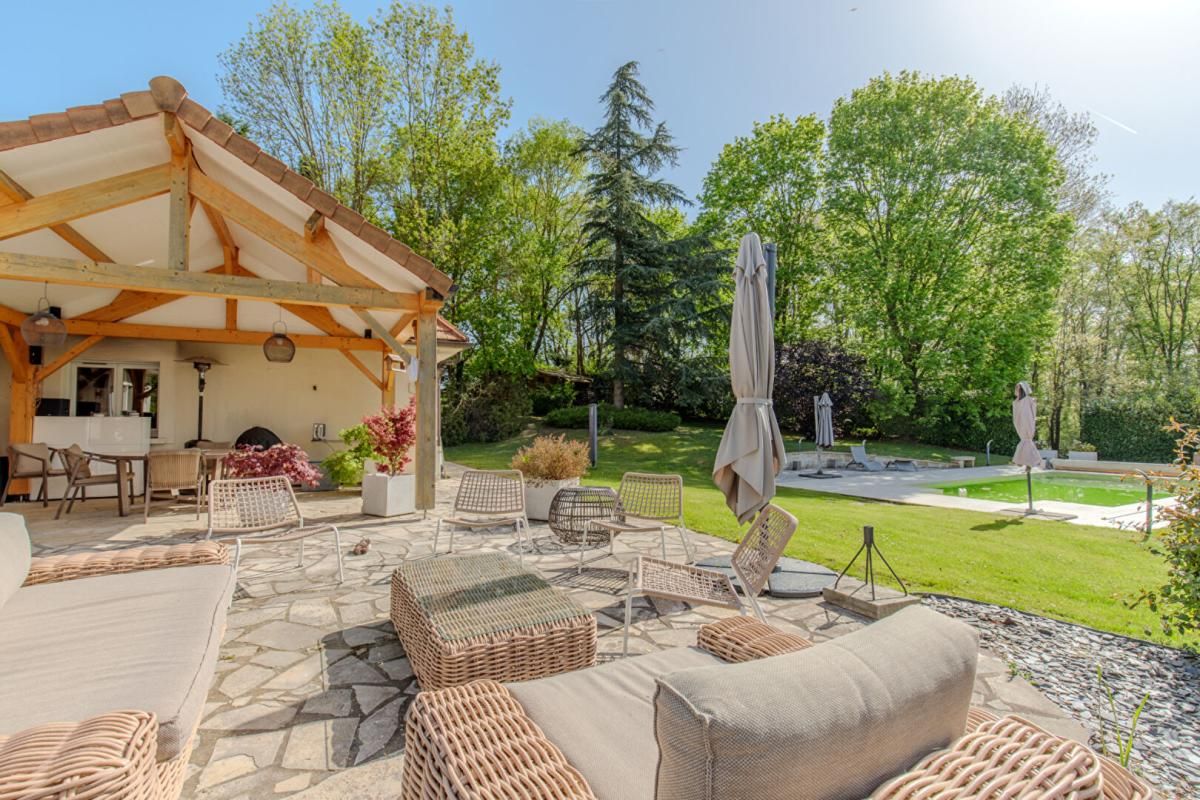 JAMBVILLE EXCLUSIVITÉ PROPRIÉTÉS-PRIVÉES - Un cadre naturel d'exception pour cette maison rénovée 2