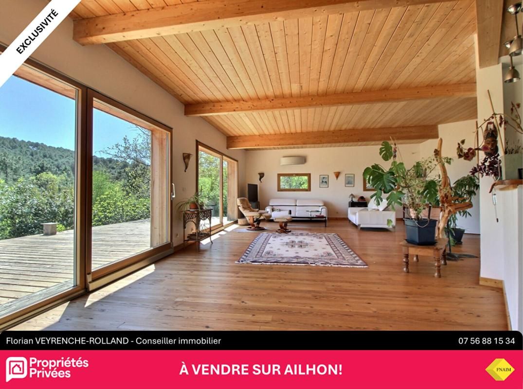 AILHON Propriété d'exception de 6 pièces pour 210 m² sur Ailhon (07200) 1