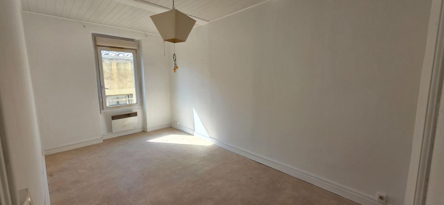 MONTELIMAR Immeuble de 108 m² - 3 appartements -Centre ville Montélimar 2