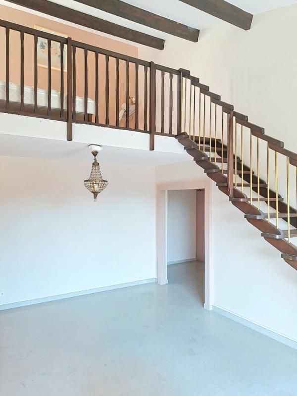 AIX-EN-PROVENCE Opportunité rare | Duplex T4 dernier étage, terrasse privative sur les toits , Aix-en-Provence" 1