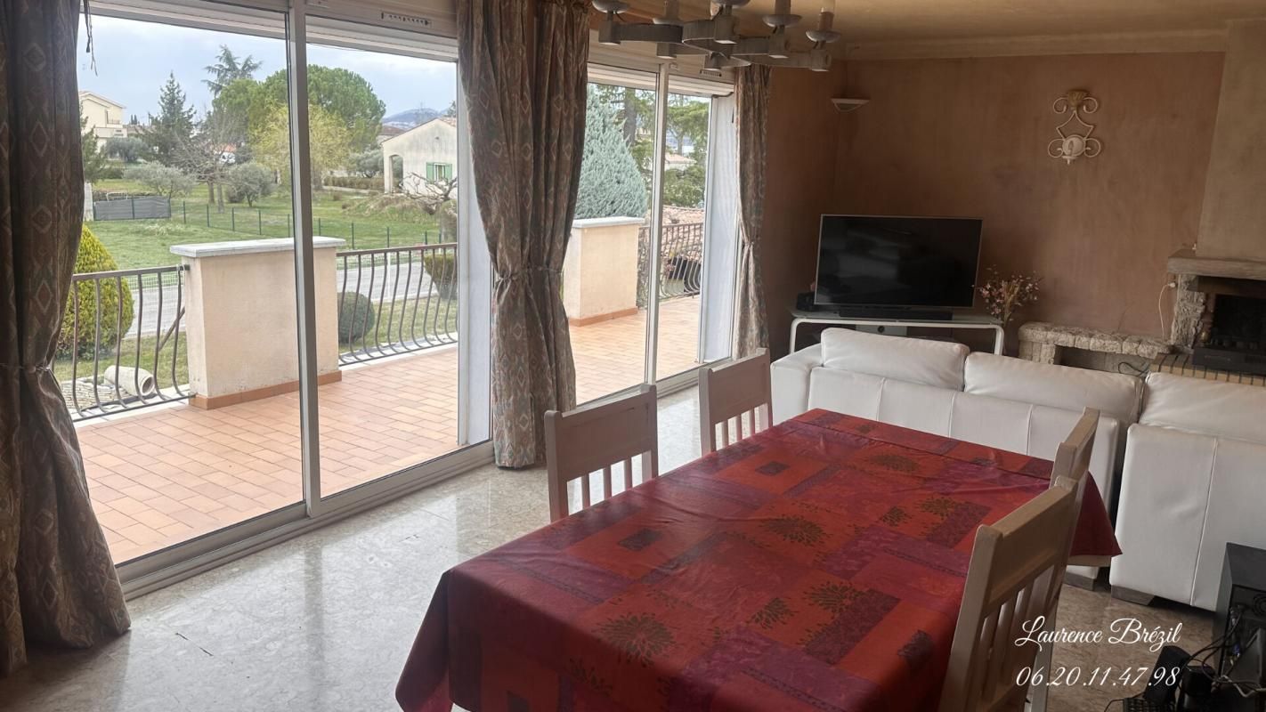 ORAISON En exclusivité à Oraison, Maison individuelle de  217 m2 sur un terrain clos et arboré de  plus de 1500 m² 4