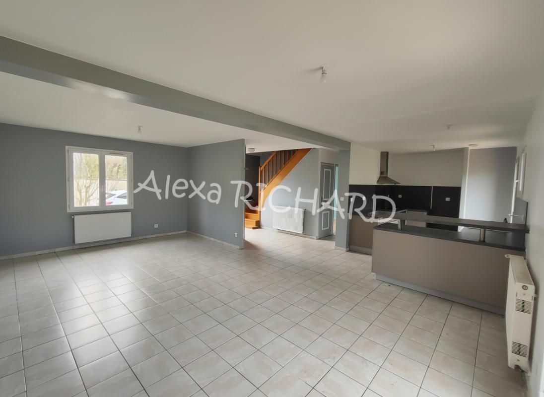 LA FERRIERE-SUR-RISLE Maison 6 pièces 2