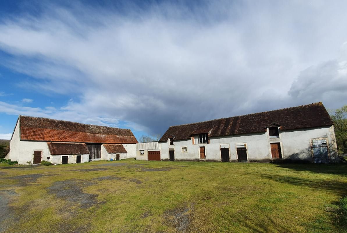 LUANT Corps de ferme Luant 7 pièce(s)  + granges + dépendances sur 2 ha 2