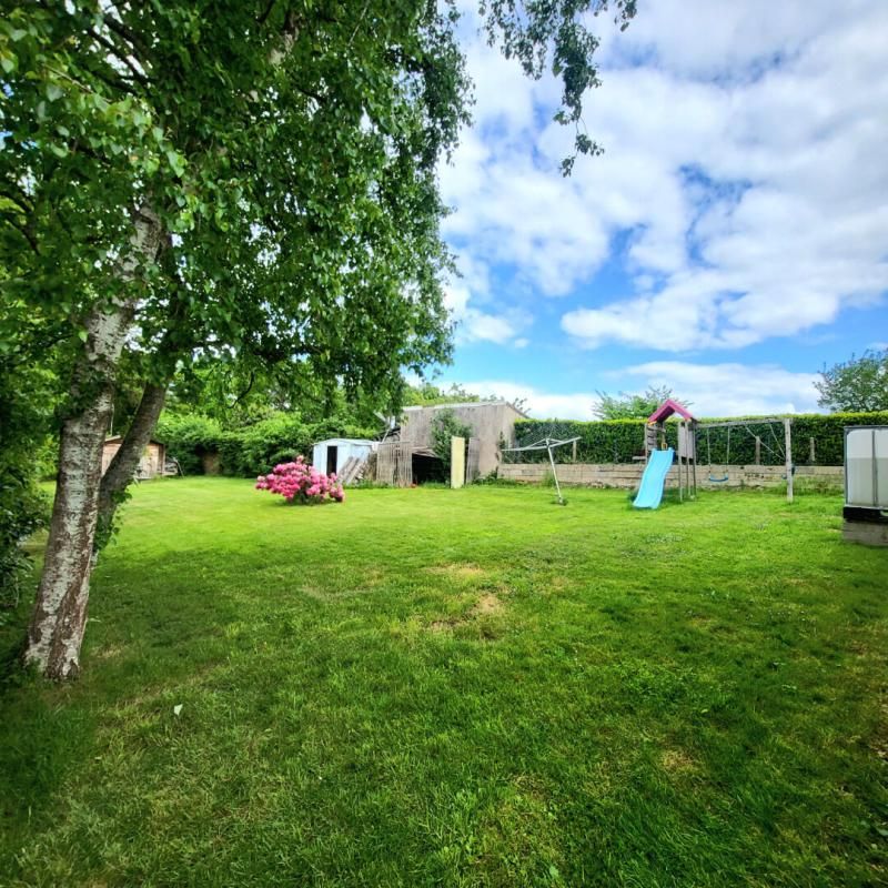 NONANCOURT Maison de plain-pied 5 pièces (110 m²), 27320 Nonancourt 3 chambres, garage, abris en bois, terrain clos de 1035 m². Prix HAI : 187 200 3