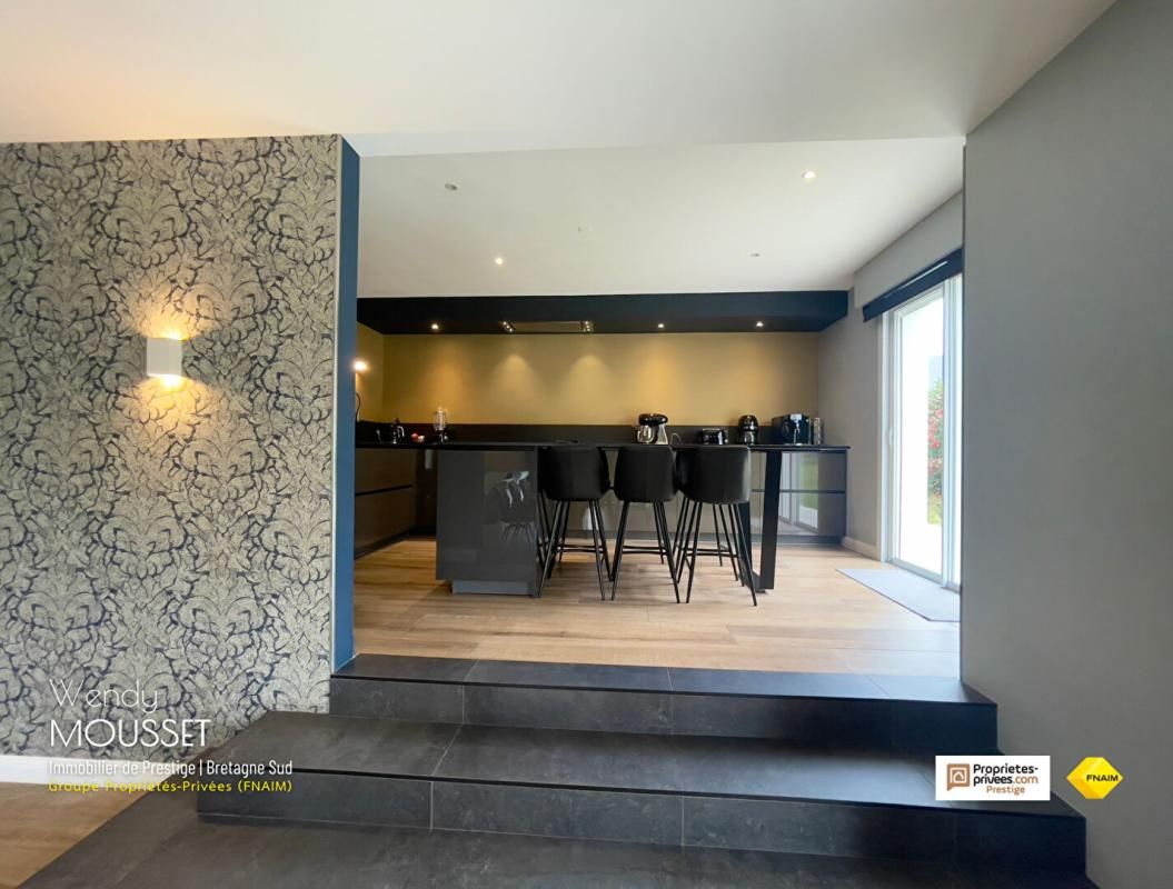 VANNES Grande demeure familiale de 285 m² avec sous-sol à quelques minutes de Vannes 3