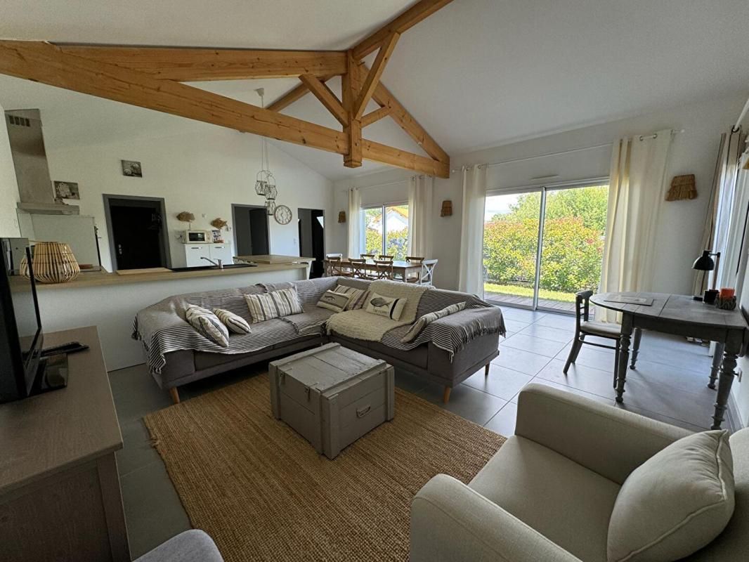 ARES Maison Ares 4 pièce(s) 112 m2 + cellier - garage et piscine 2