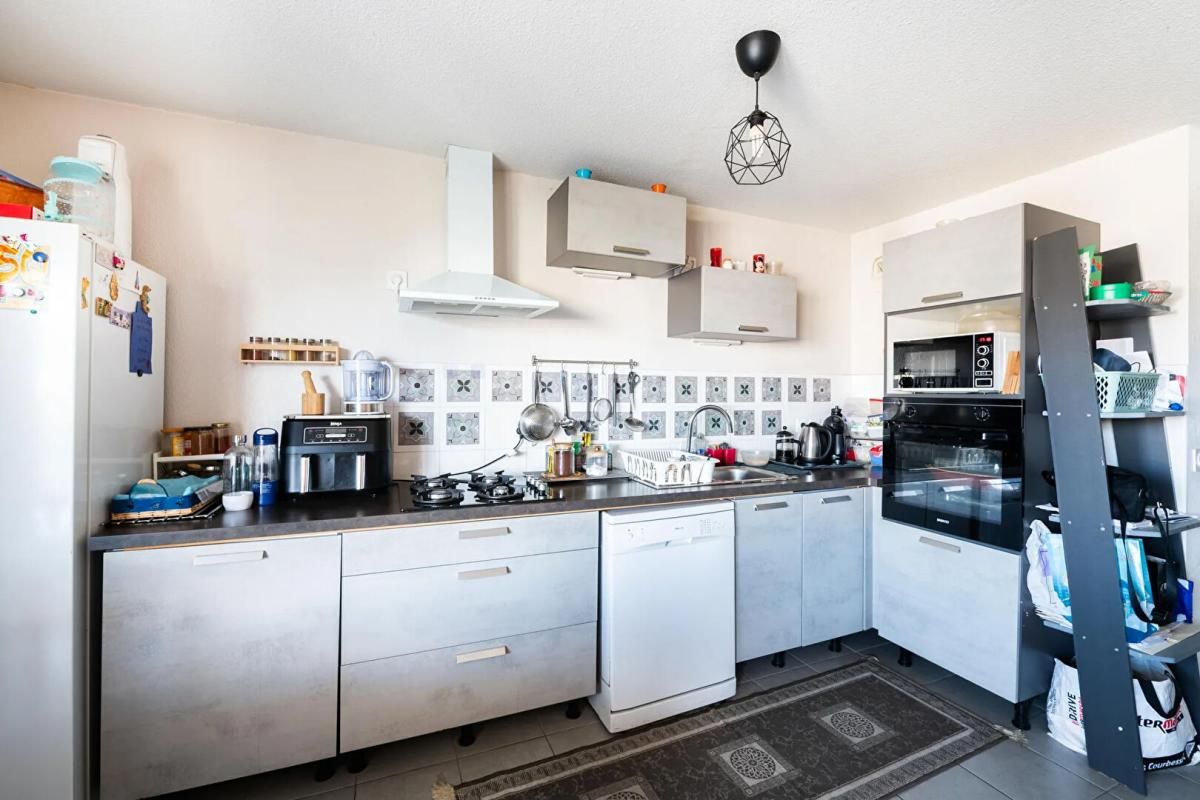 MARSEILLE-14E-ARRONDISSEMENT T4 + TERRASSE + BOX + VUE DEGAGEE 3