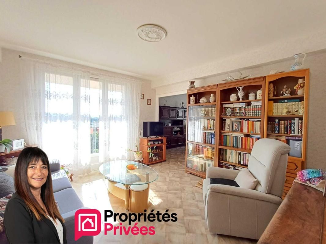 ROANNE Roanne centre T5 avec balcon, vue dégagée et garage 2