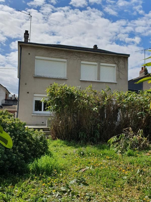 CHATEAUROUX Maison de ville 150 m2 4 chambres + garage + parking + jardin 3