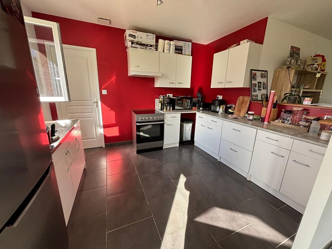 SICHAMPS Maison Sichamps 5 pièces 92.9 m2 - 3 chambres - louée - Investisseurs 4