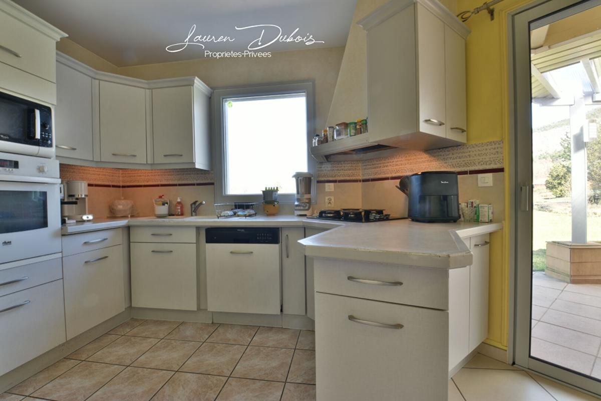 TALLARD Maison familiale de caractère sur terrain de 1 500m² 3