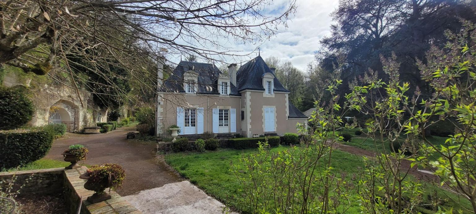 LA CHARTRE-SUR-LE-LOIR MANOIR A LA CHARTRE SUR LE LOIR 2