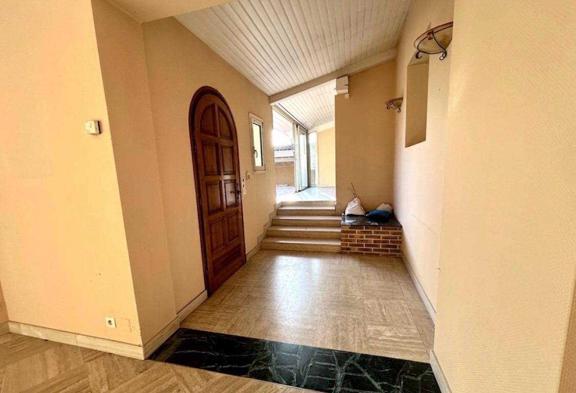 PUGNAC DÉCOUVREZ LE CHARME ET LES VOLUMES D'UNE MAISON D'ARCHITECTE - 300 M2 - 4 CHAMBRES   À PUGNAC DANS UN PARC ARBORÉ POUR SAVOURER LA TRANQUILITÉ 4