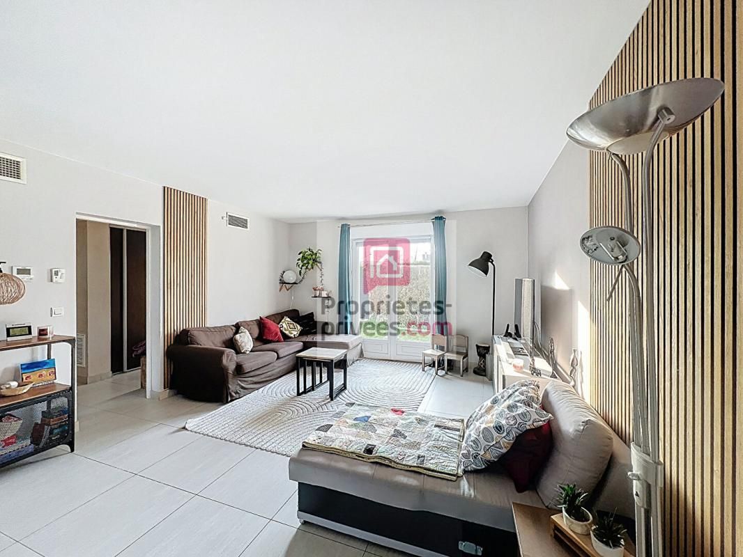 LE PERRAY-EN-YVELINES Maison individuelle Le Perray En Yvelines 6 pièces 165 m2 1