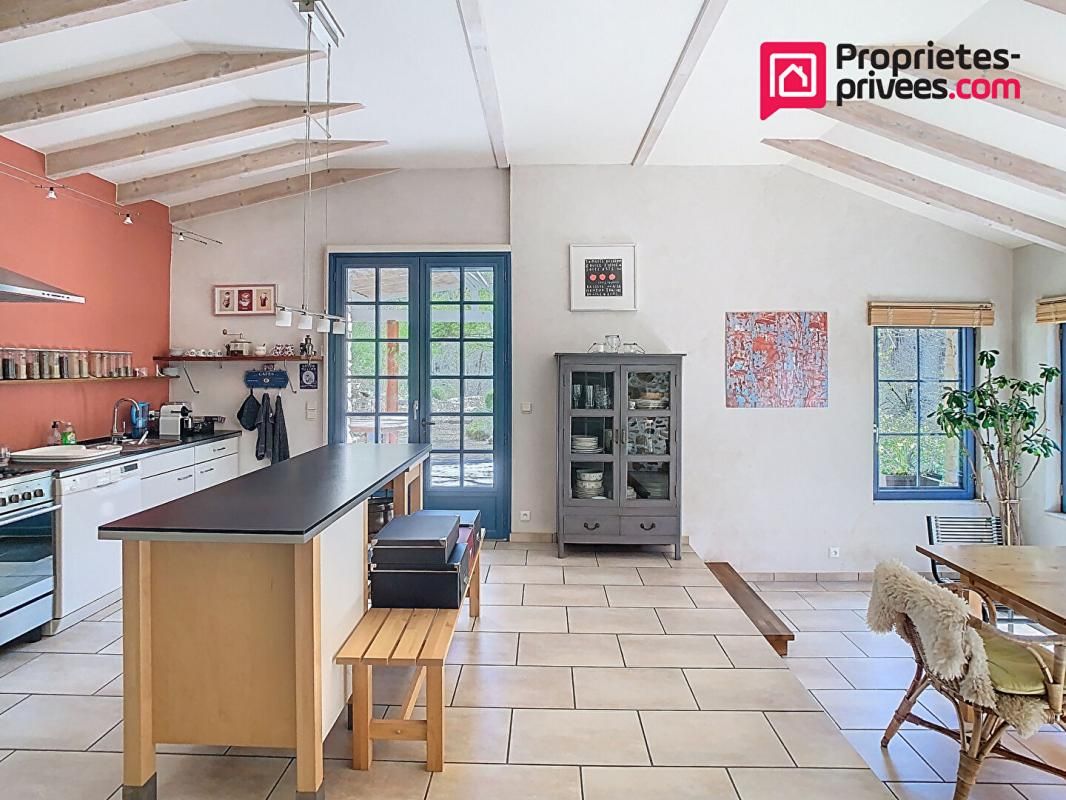 AVEZE Maison Aveze 6 pièce(s) 115 m2 4