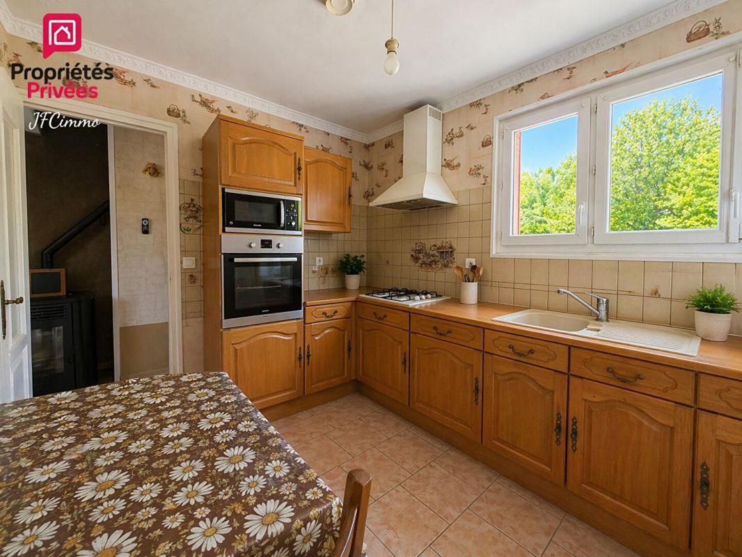 CREPY-EN-VALOIS Maison 5 pièce(s) 70m2 sous-sol complet terrain de 1700m2 4