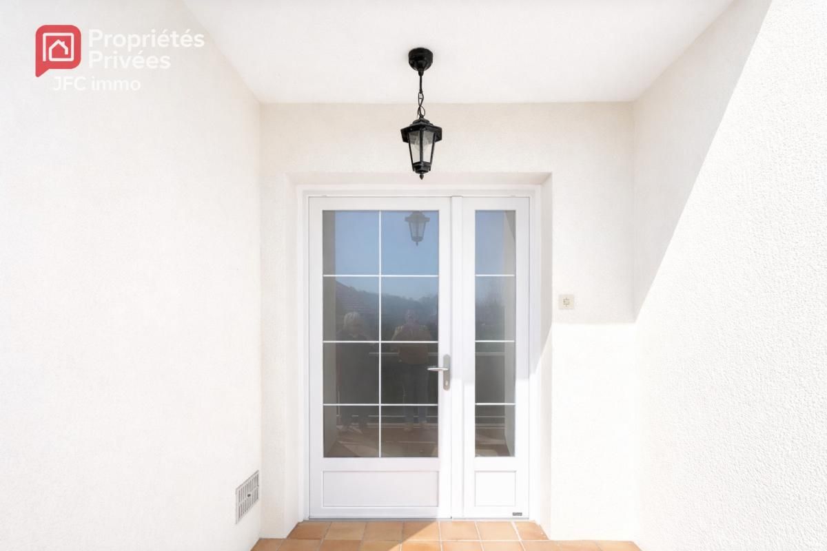 CREPY-EN-VALOIS Maison Crepy En Valois 9 pièce(s) 170 m2 et double garages 4