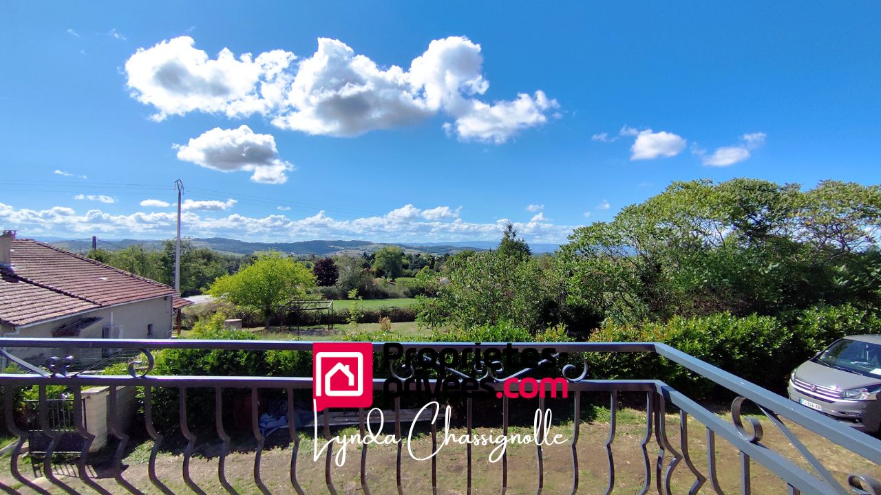 SAINT-SYMPHORIEN-DE-LAY Maison - Grand garage - 3 chambres + bureau -  Saint Symphorien De Lay 4