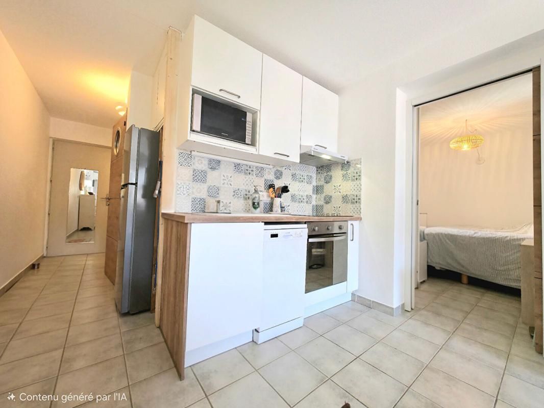 SANARY-SUR-MER APPARTEMENT T3 AVEC TERRASSE & PISCINE 38 m2 A 359000 EUR 3