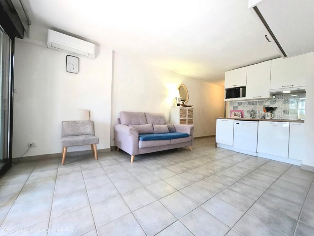 SANARY-SUR-MER APPARTEMENT T3 AVEC TERRASSE & PISCINE 38 m2 A 359000 EUR 4