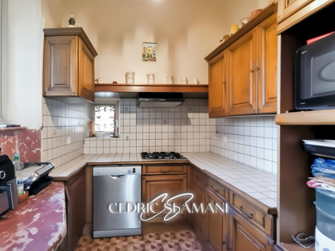 FELINES-MINERVOIS EXCLUSIVITE MAISON 8 PIECES 186M2, SALLE A MANGE, DOUBLE SEJOUR, BUREAU, 4 CHAMBRE, 2 WC, 3 SALLE D EAU,JARDIN, GARAGE 3