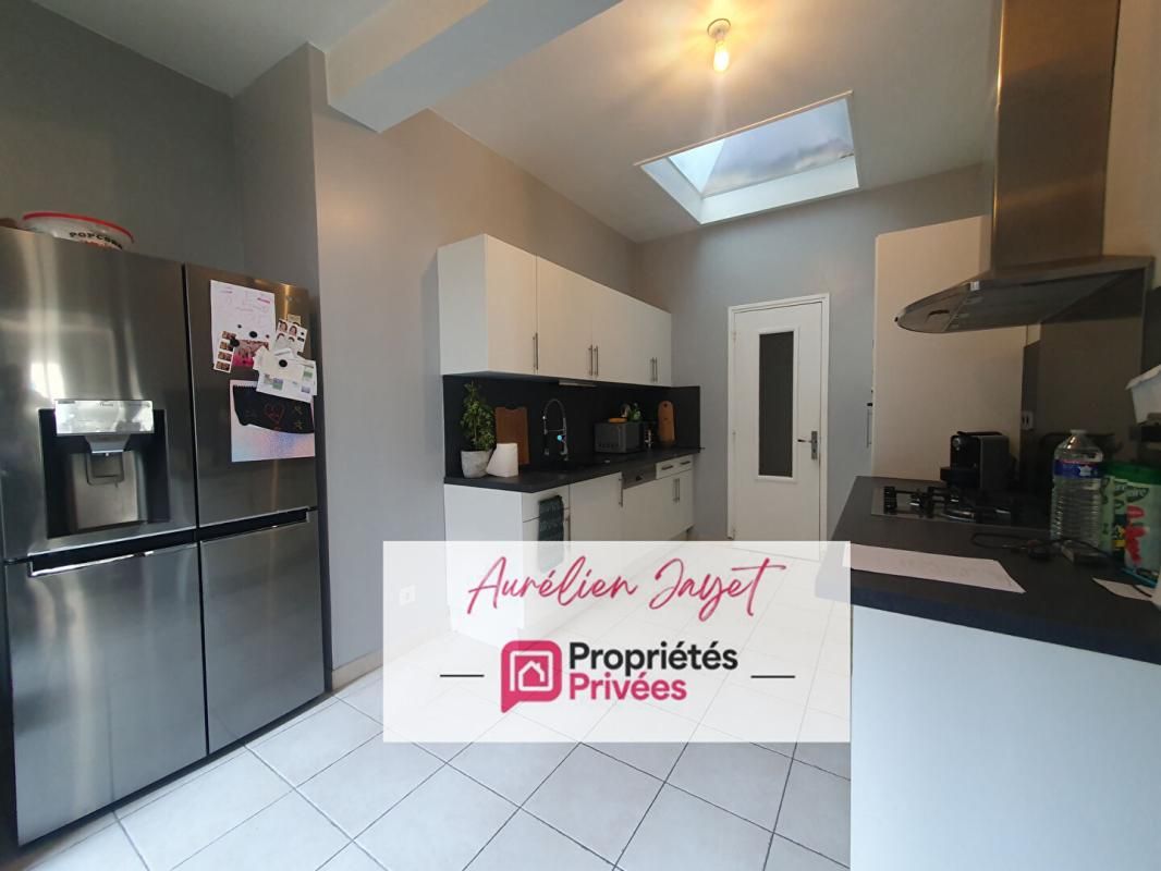 GODERVILLE Maison de ville avec garage, et cour extérieur 3