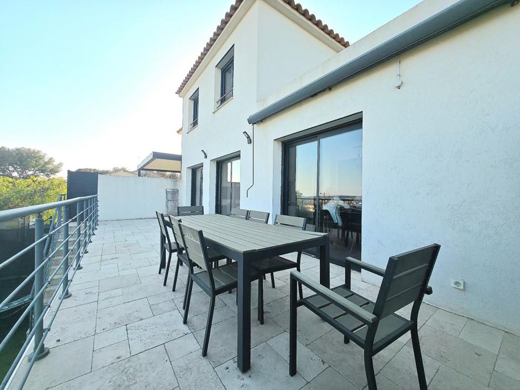 SANARY-SUR-MER Maison  DE 116M2 AVEC PISCINE A SANARY QUARTIER BEAUCOURS 3