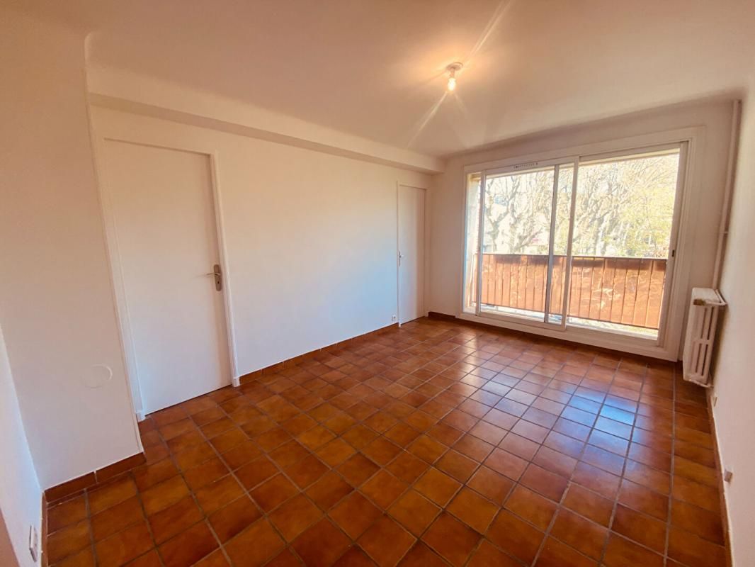 AIX-EN-PROVENCE A louer T3 centre ville Aix en Pce 2