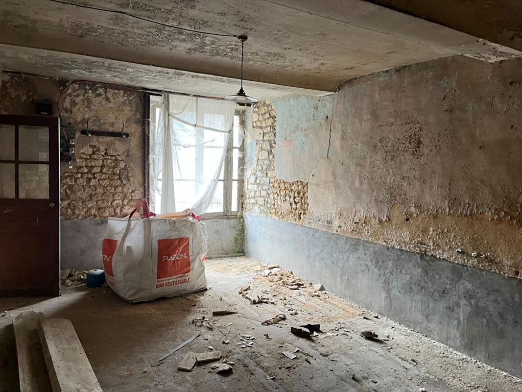 CROCY MAISON A REHABILITER 3