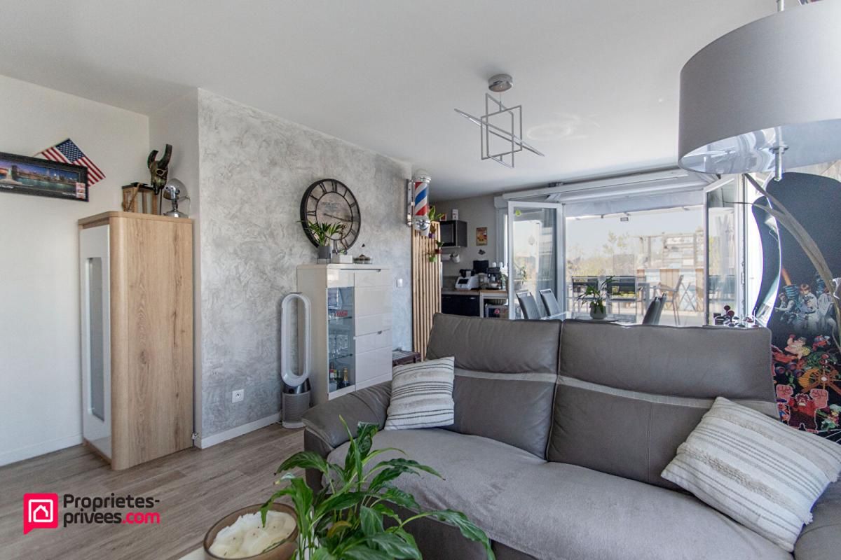 CORBEIL-ESSONNES Appartement F4 84m² avec terrasse de 76m², 2 balcons + 2 parkings 2