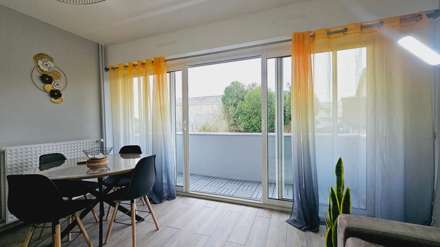 BOURGES BOURGES APPARTEMENT 32.3 M² RENOVÉ ET MEUBLÉ BALCON 3