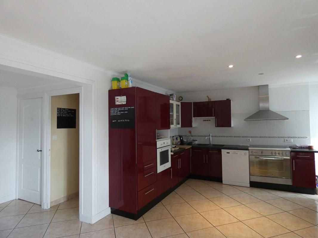 PLESTAN A 10 mns de la gare TGV de LAMBALLE, Maison 9 pièces de 270 m2 sur un terrain de 5 560m2 4