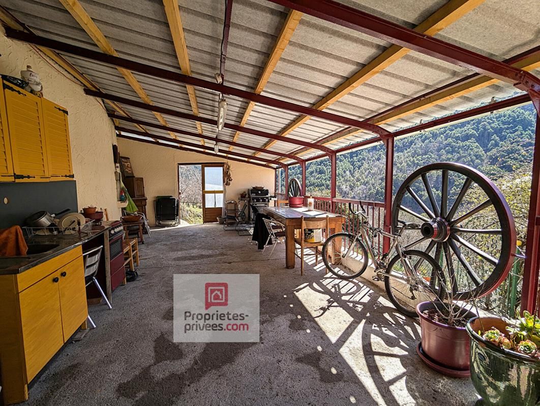 GUILLAUMES Maison de hameau avec jardins et dépendances 4