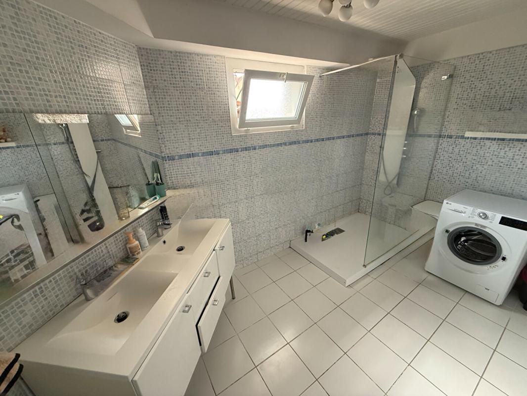 YZEURE Maison Yzeure proche gare + garage + extérieur 4