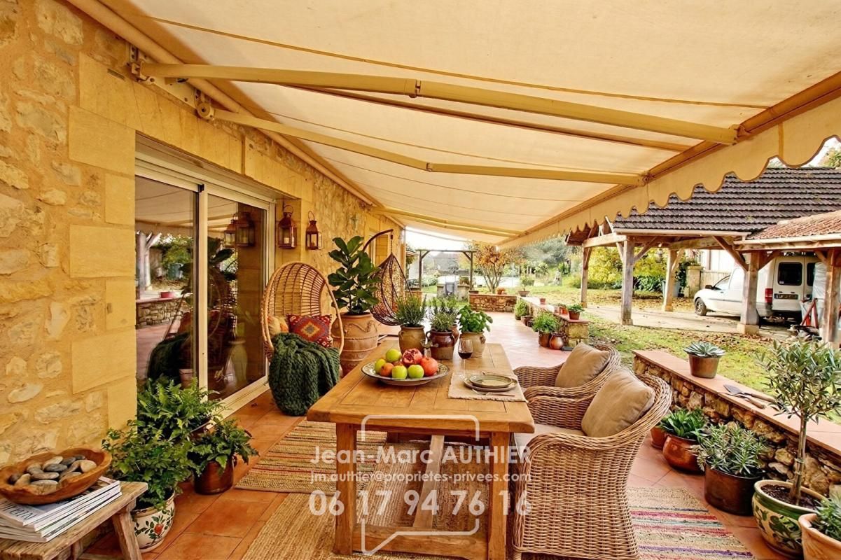 SAINT-CYPRIEN Maison  atypique de 228 m2 4 chambres jardin piscine proche commerces 4