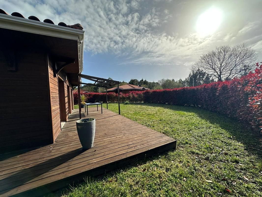 PARENTIS-EN-BORN EN EXCLUSIVITÉ Maison récente avec fort potentiel locatif à Parentis-en-Born, à deux pas du lac 2