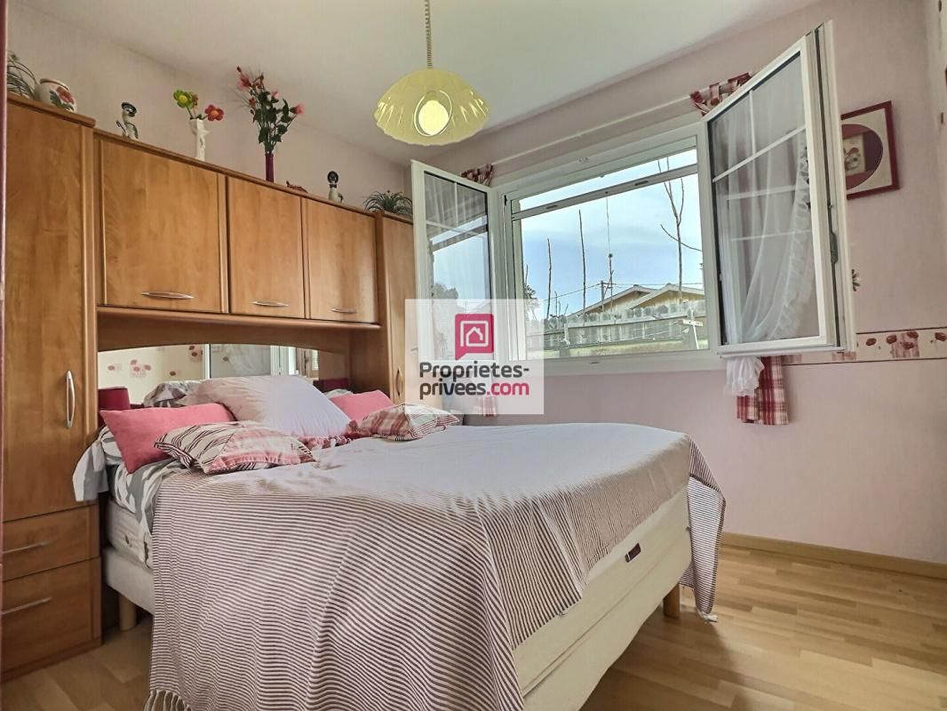 LA TESTE-DE-BUCH Dept 33 - La Teste De Buch- Maison 5 pièce(s) 79 m2 avec terrasse, son jardin de 745m² et un garage indépendant, une véranda de 10m2 et une buanderie de 15m2 soit une surface utile de 104m2 4