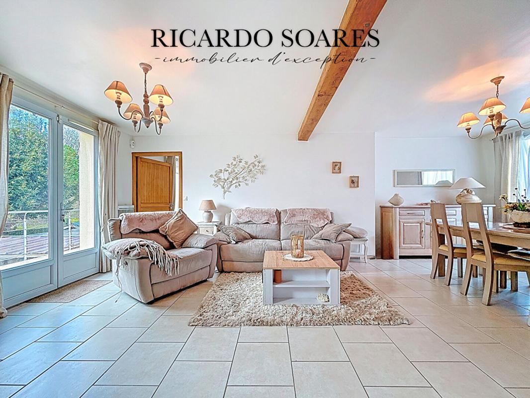 MONCHY-SAINT-ELOI 60290 MONCHY-SAINT-ELOI - MAISON FAMILIALE 164m2 au sol / 4 ou 5 CHAMBRES / 2 GARAGES / JARDIN 2