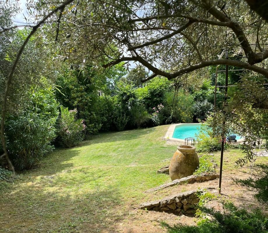 UZES Élégante villa aux portes d'Uzès , Environnement naturel d'exception 2