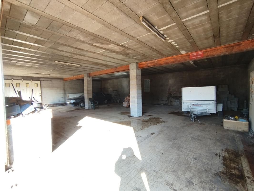 CHAMPTOCEAUX Bâtiment à rénover, 150m² de plain pied, Champtoceaux, Orée d'Anjou (49270) 4