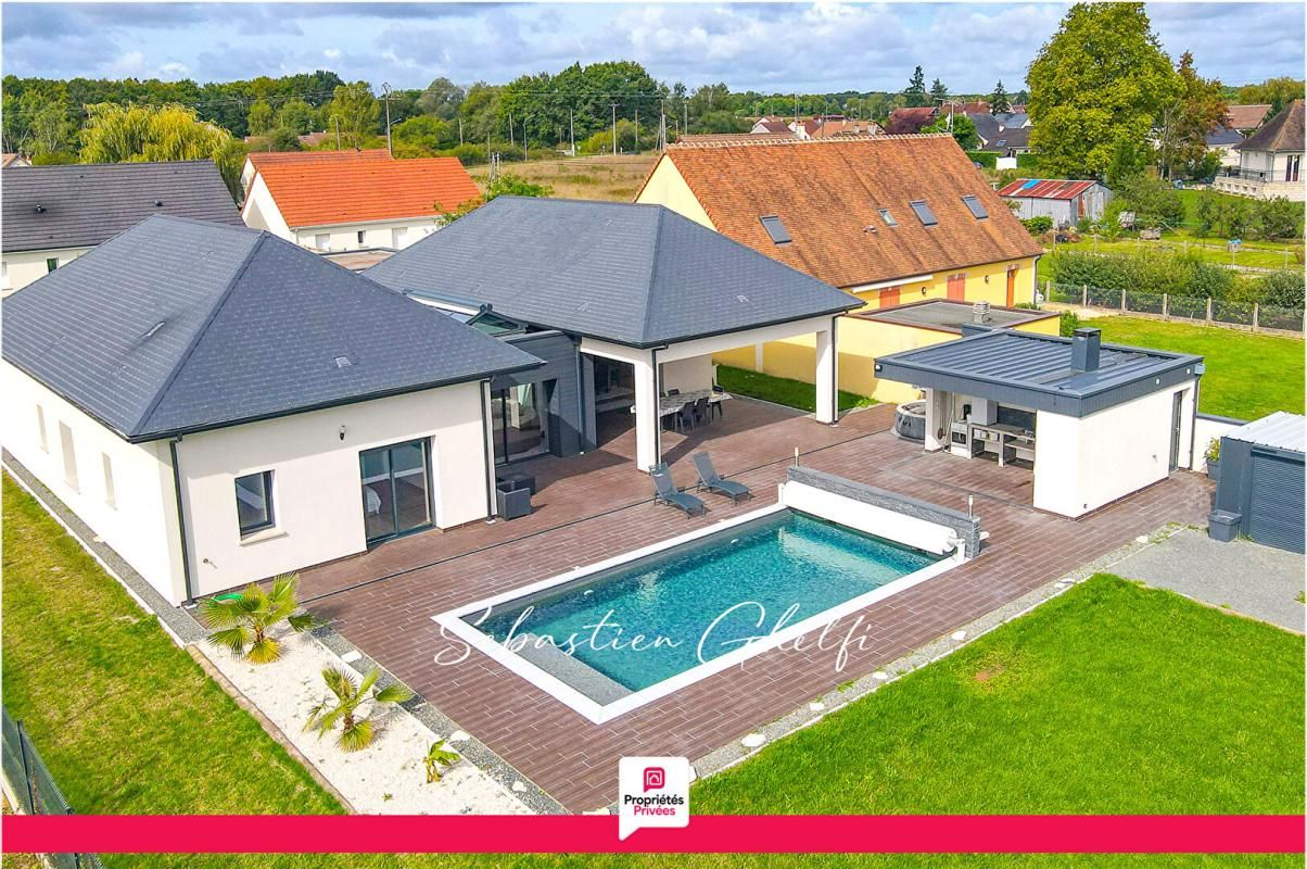 belle villa de plain-pied avec piscine- 4 chambres dont 1 suite-double garage