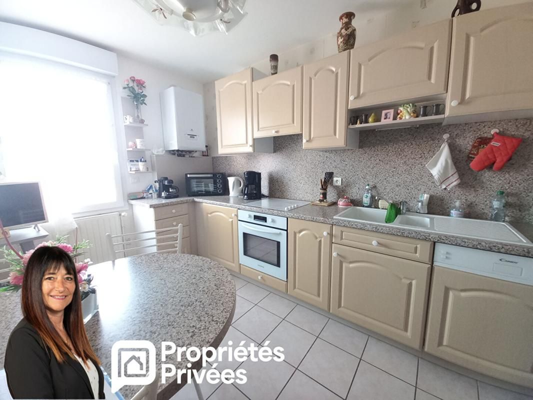 RIORGES Riorges T3 de 80.6 m2 + terrasse, garage et ascenseur 2