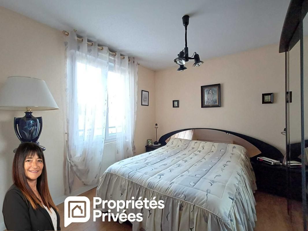 RIORGES Riorges T3 de 80.6 m2 + terrasse, garage et ascenseur 4