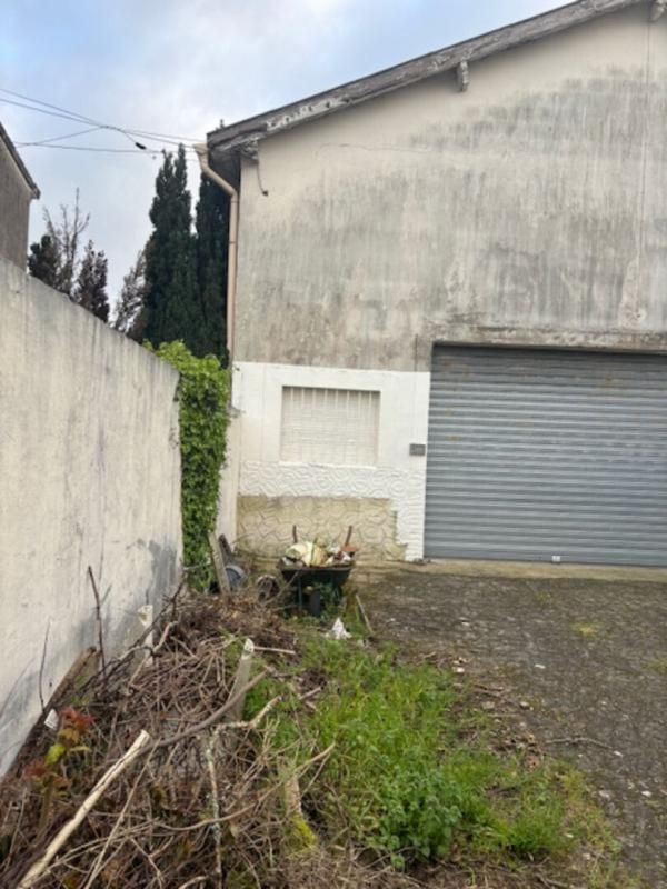 33110  LE BOUSCAT  HANGAR  BIEN RARE SUR SECTEUR