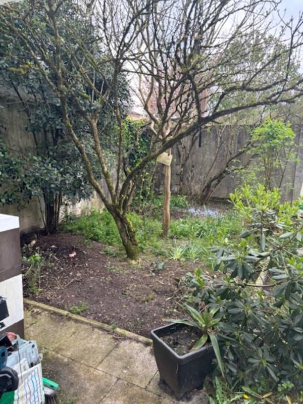 LE BOUSCAT 33110  LE BOUSCAT  HANGAR  BIEN RARE SUR SECTEUR 2