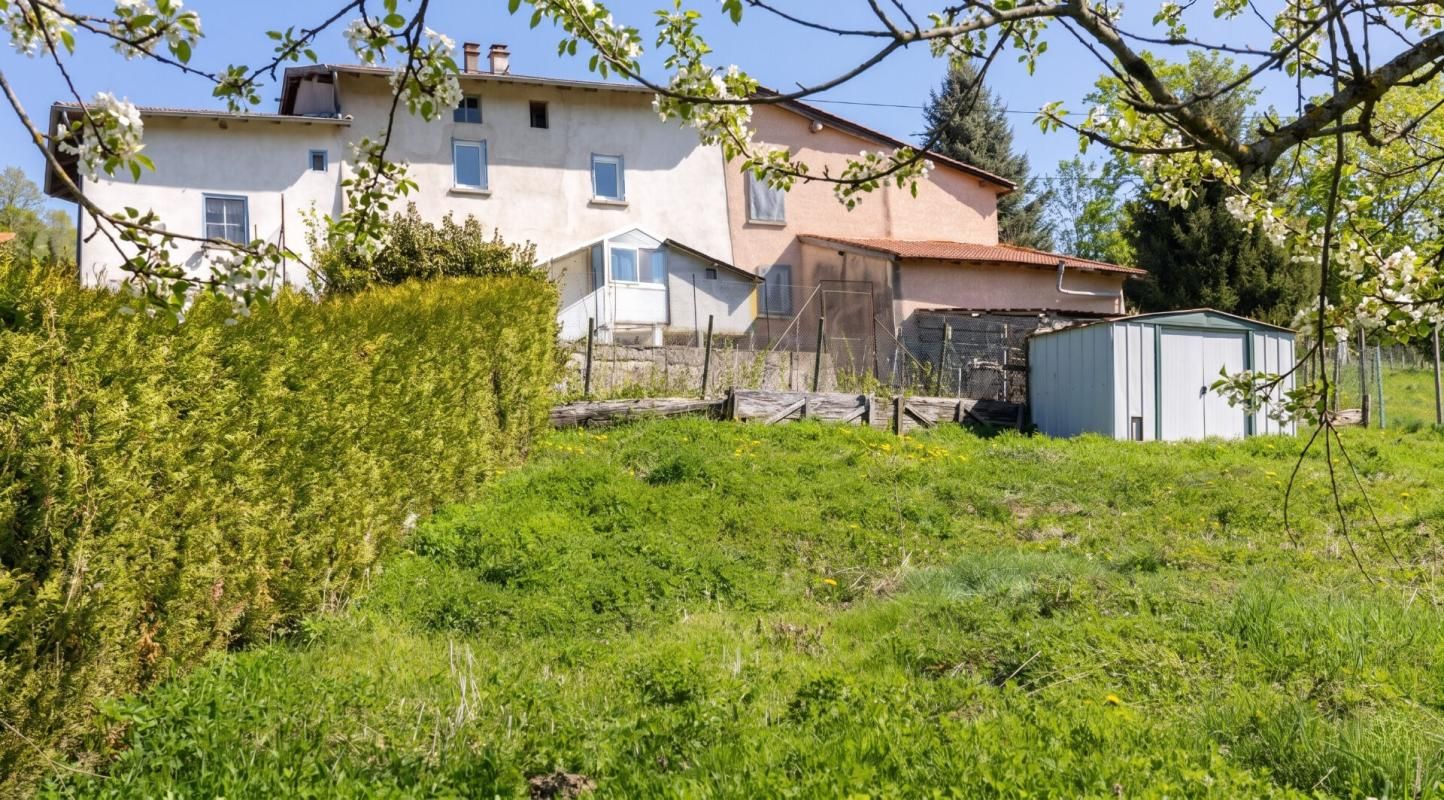 VIOLAY Charme et Potentiel au Coeur de la Nature à Violay 2
