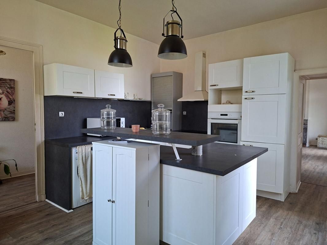 jolie maison pierre vue sur l estuaire de la Gironde SAINT-Estèphe