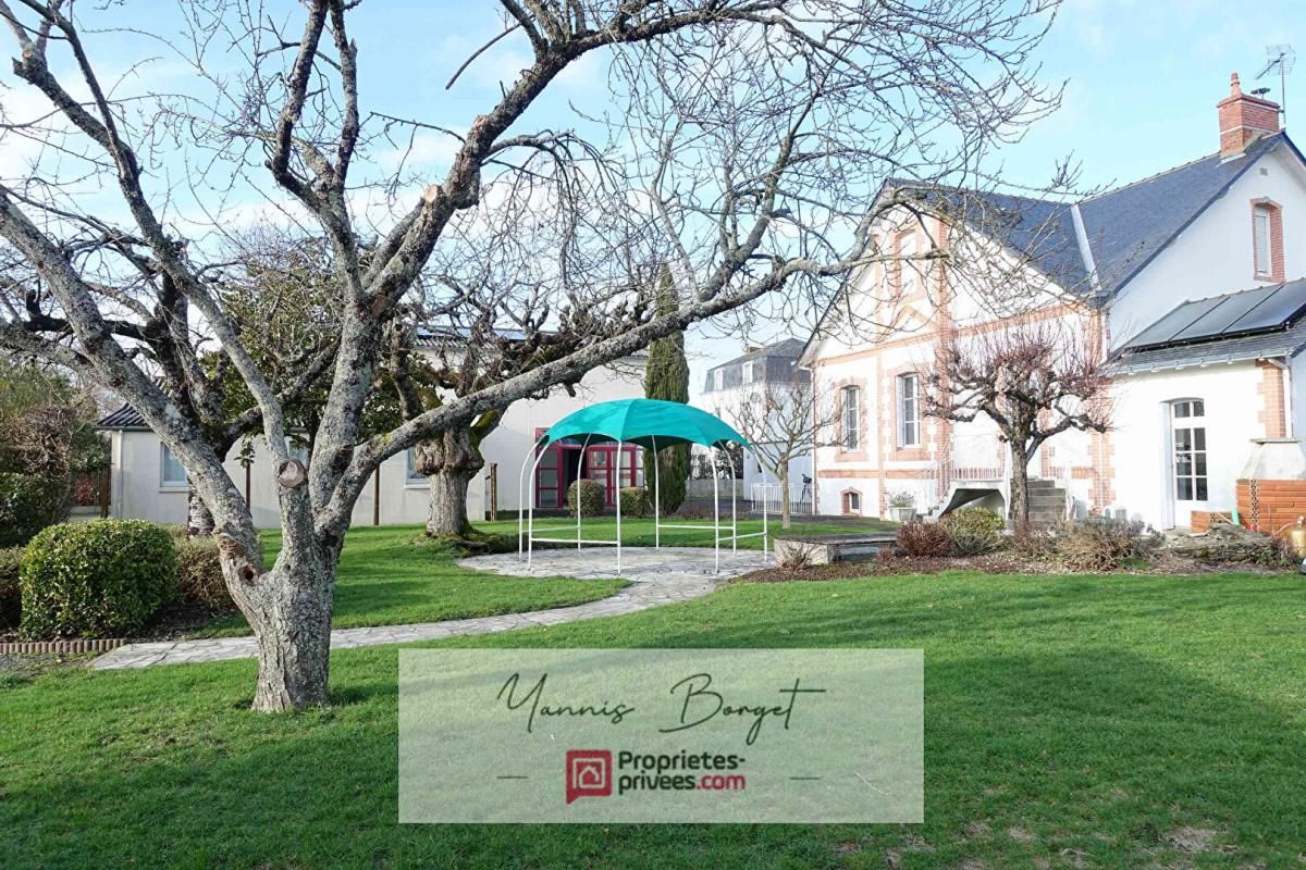 LES BROUZILS Ensemble immobilier avec logement indépendant, PISCINE et dépendance 2