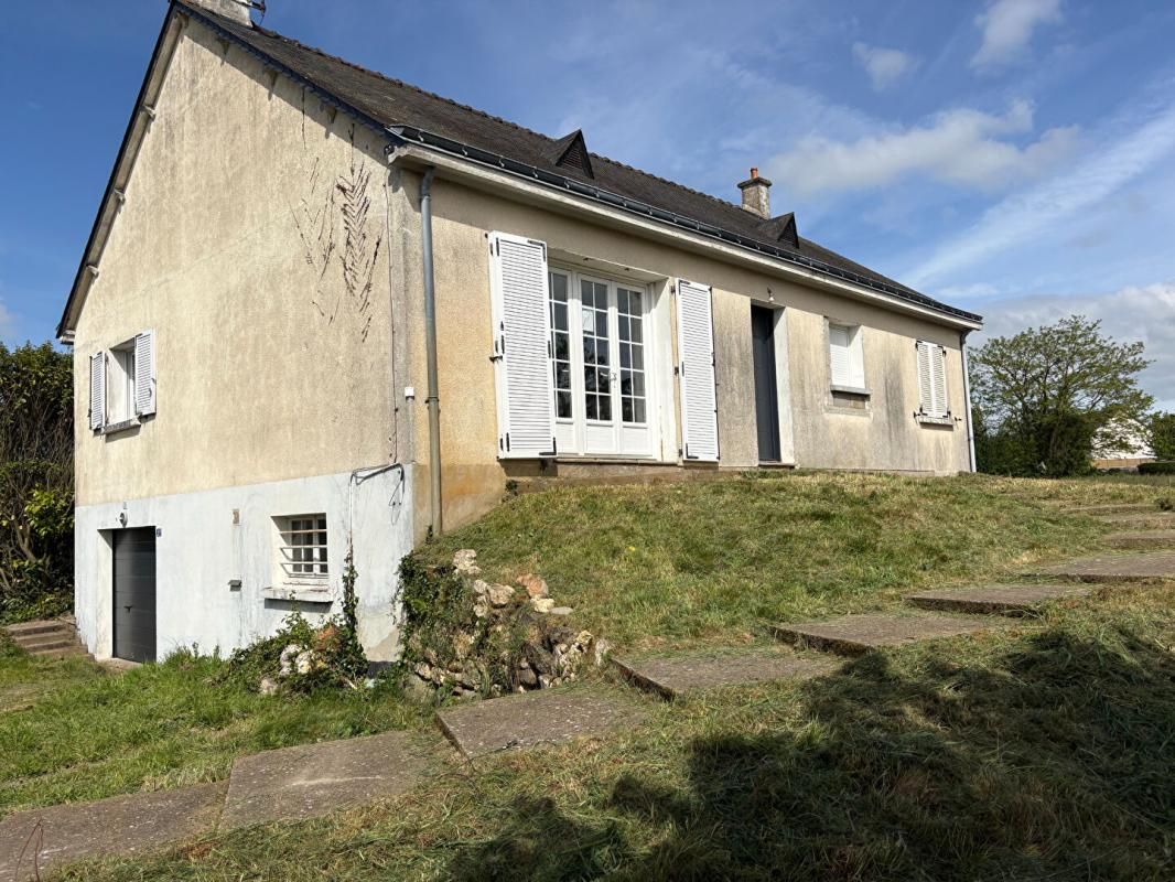 LOIRE Maison avec fort potentiel , sous-sol complet et 1 800 m² de terrain constructible 2