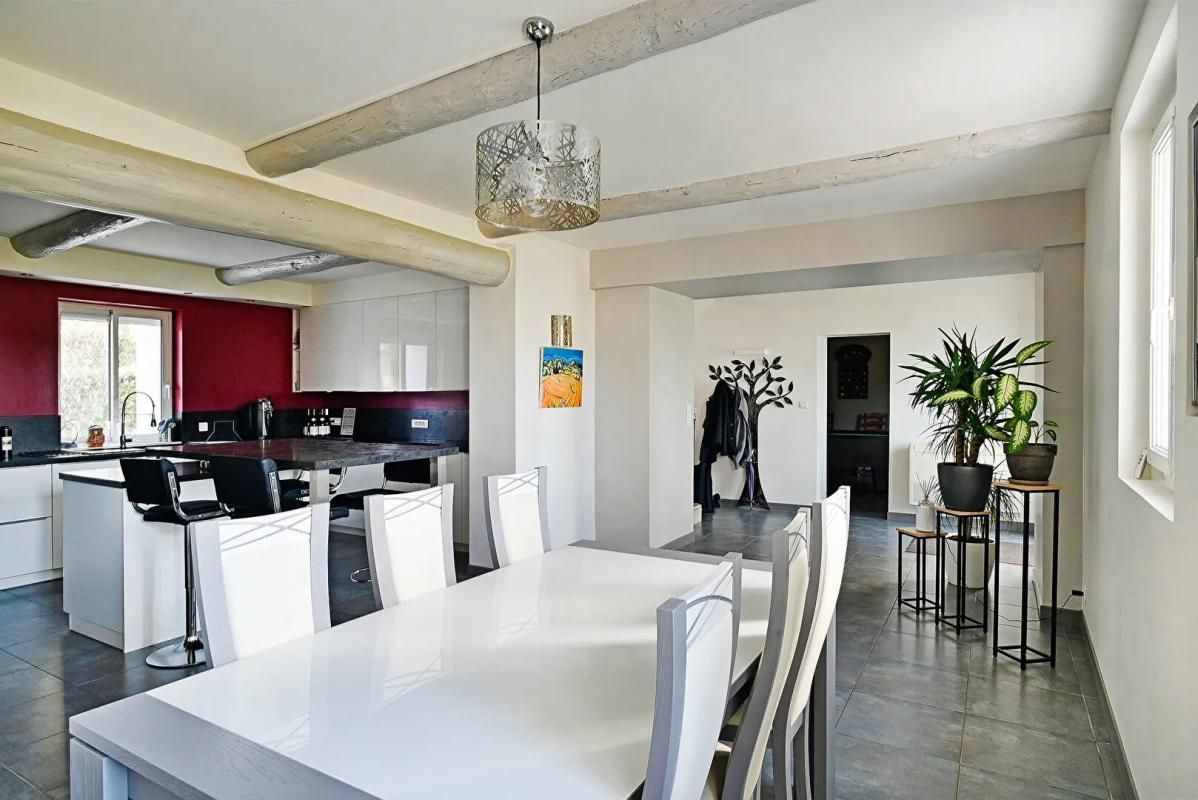 MONTEUX MAS de 11 pièces entièrement rénové à Monteux 2